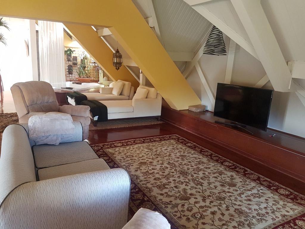 Belíssima COBERTURA no Condomínio Switzerland, o conforto que toda família merece Campos do Jordão Exterior foto