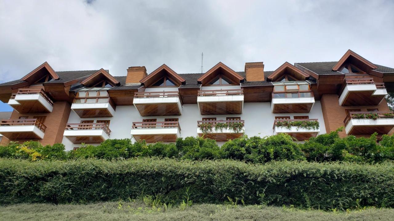 Belíssima COBERTURA no Condomínio Switzerland, o conforto que toda família merece Campos do Jordão Exterior foto